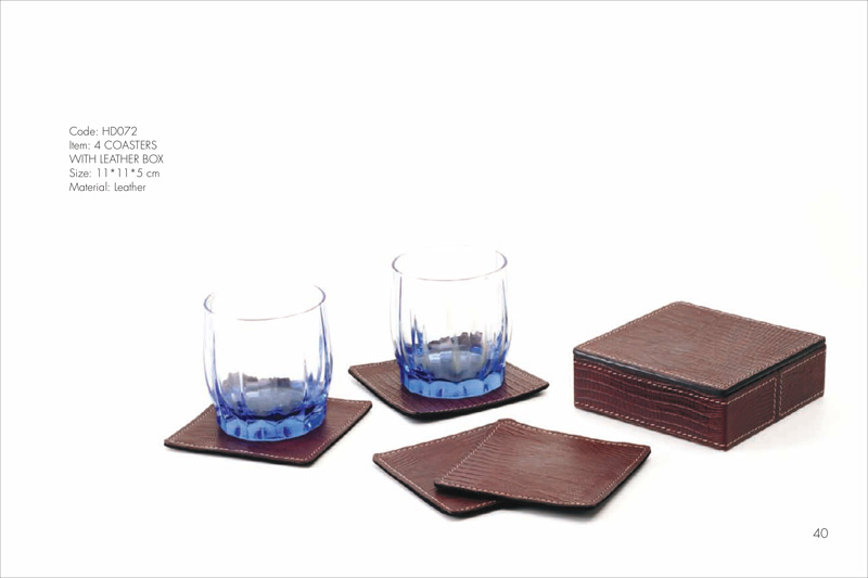 4 COASTERS WITH LEATHER BOX
